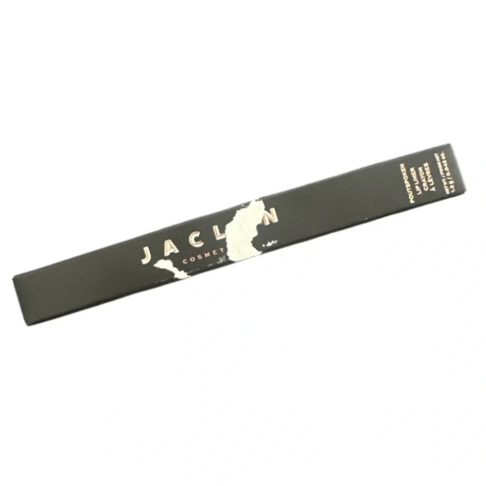 Jaclyn Lip Liner in Vibrant Red